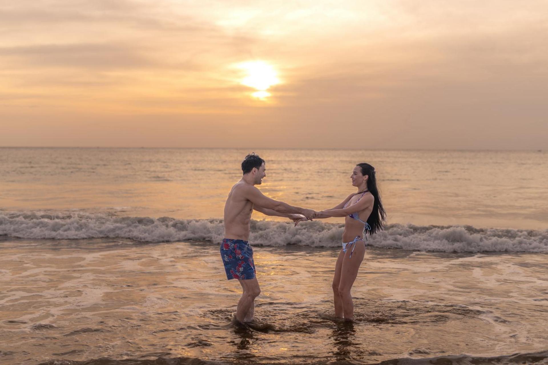 Uppuveli Beach By Dsk Trincomalee Bagian luar foto